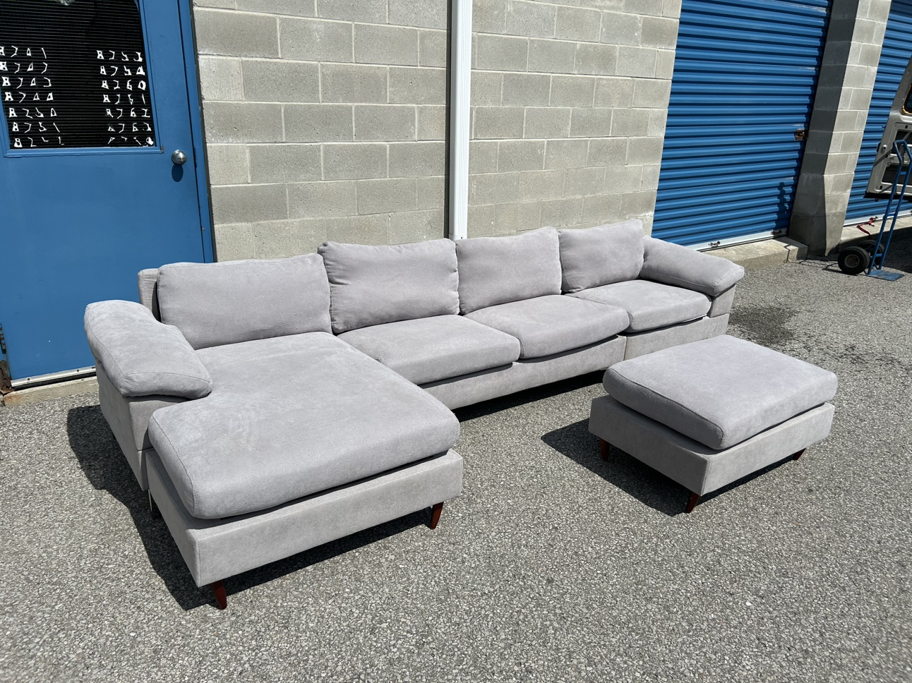 FREE DELIVERY• LARGE GREY SECTIONAL COUCH SET / SOFA w/ OTTOMAN - photo 3