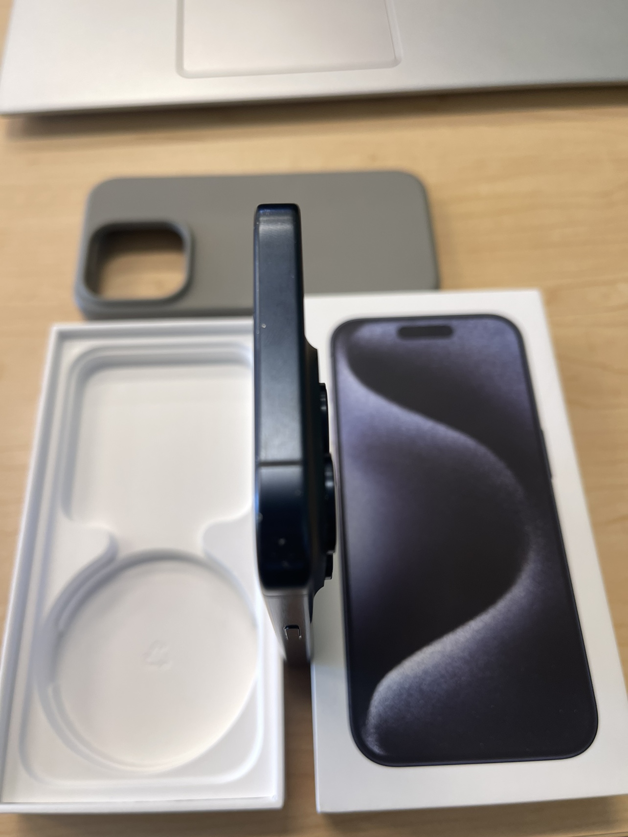 iPhone 15 pro - photo 5