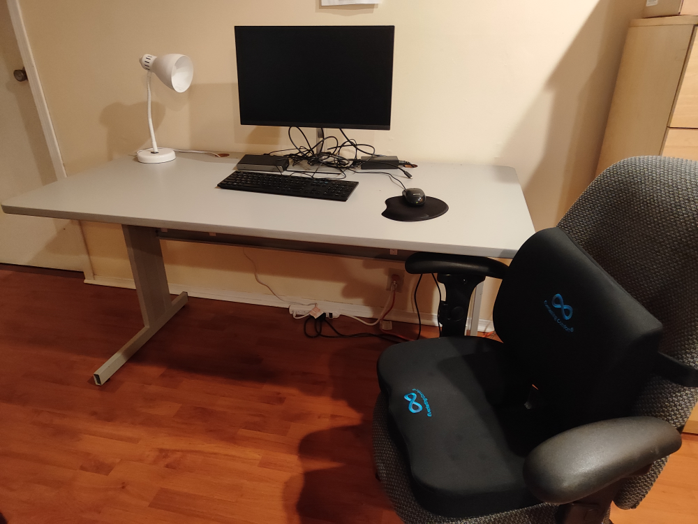 Office table and chair - photo 3