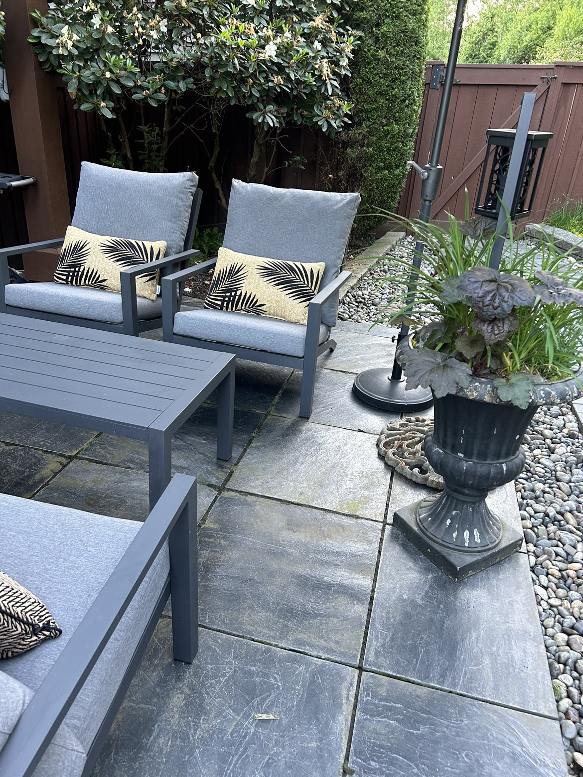 OUTDOOR FURNITURE GROUPING - photo 2