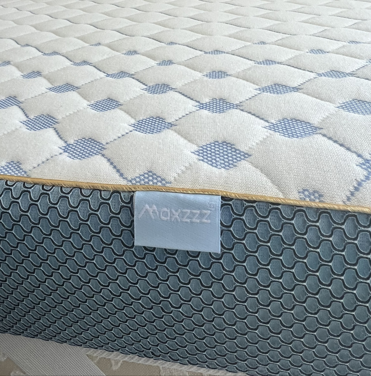Maxzzz Mattress Topper Queen
