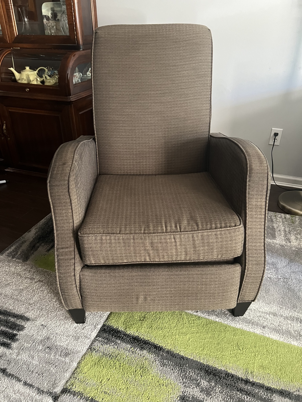 Apartment sized recliner