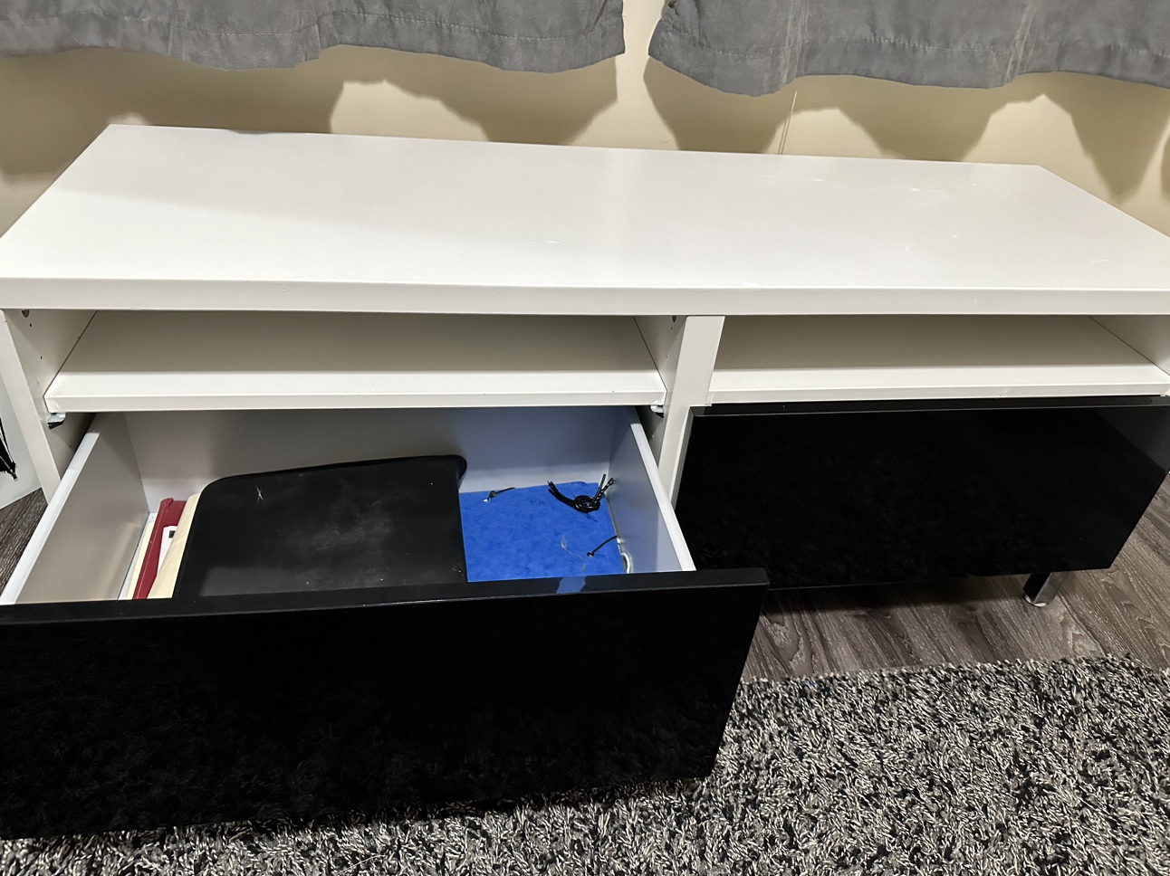 TV stand - photo 2