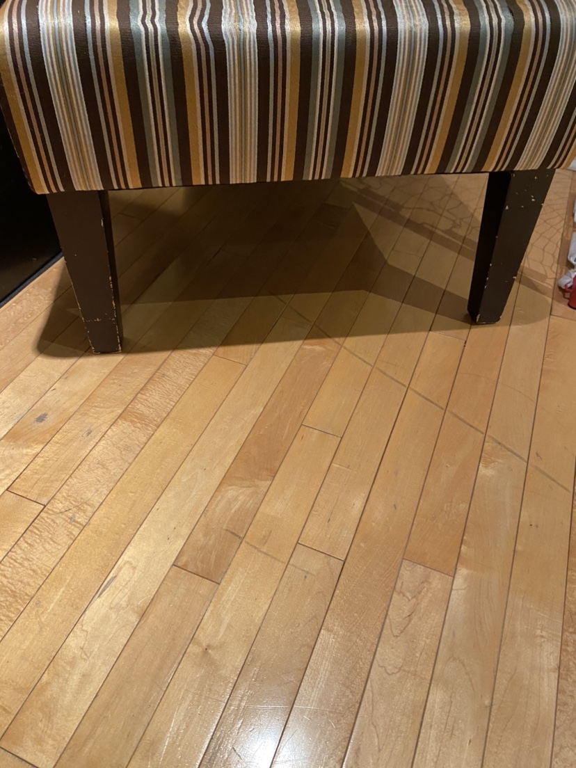 Single chair and lamp - photo 2