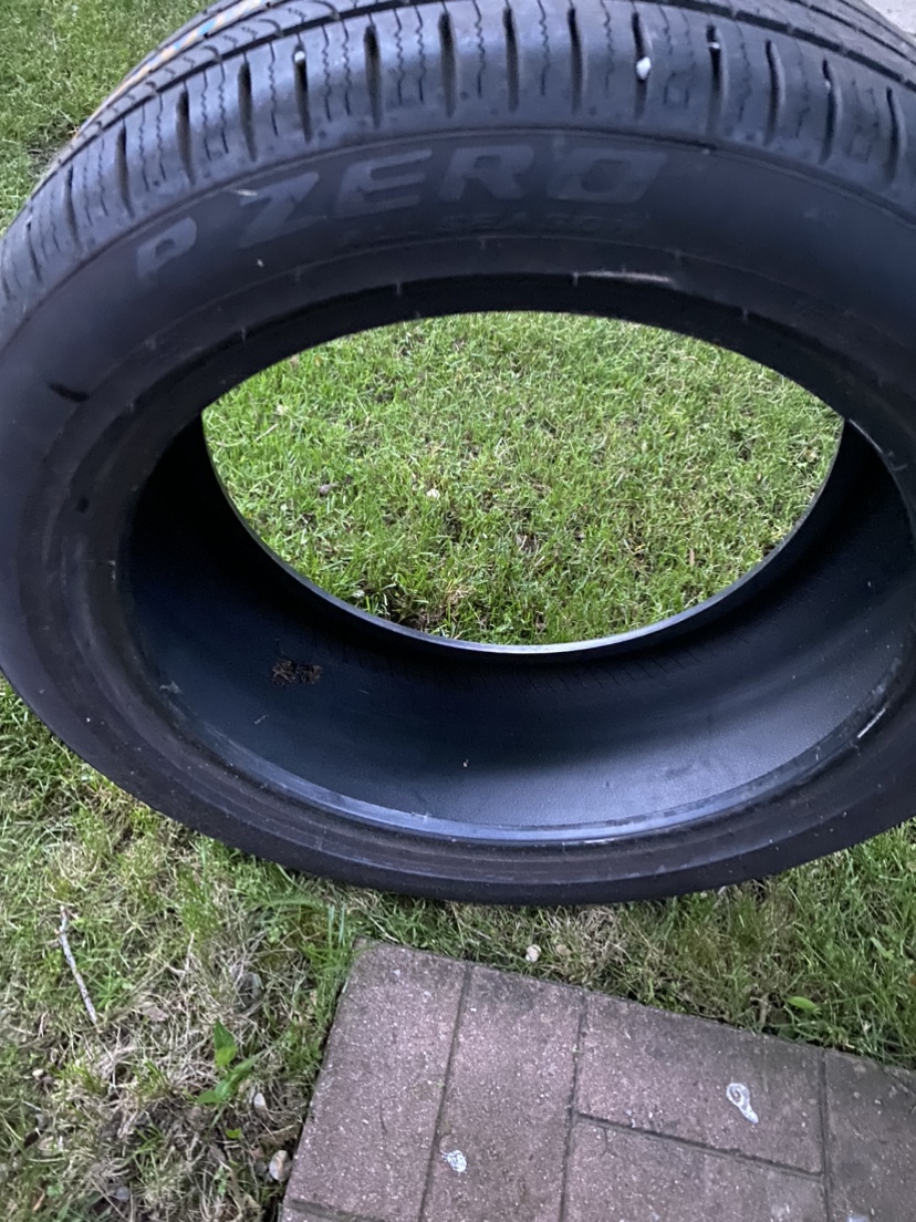Pirelli P-ZERO 235/45/19