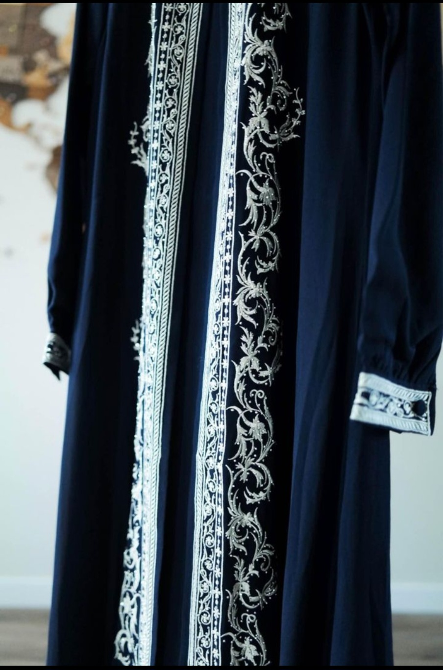 Beautiful Abaya - like new - photo 3