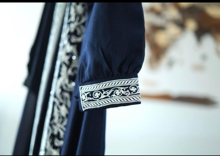 Beautiful Abaya - like new - photo 5