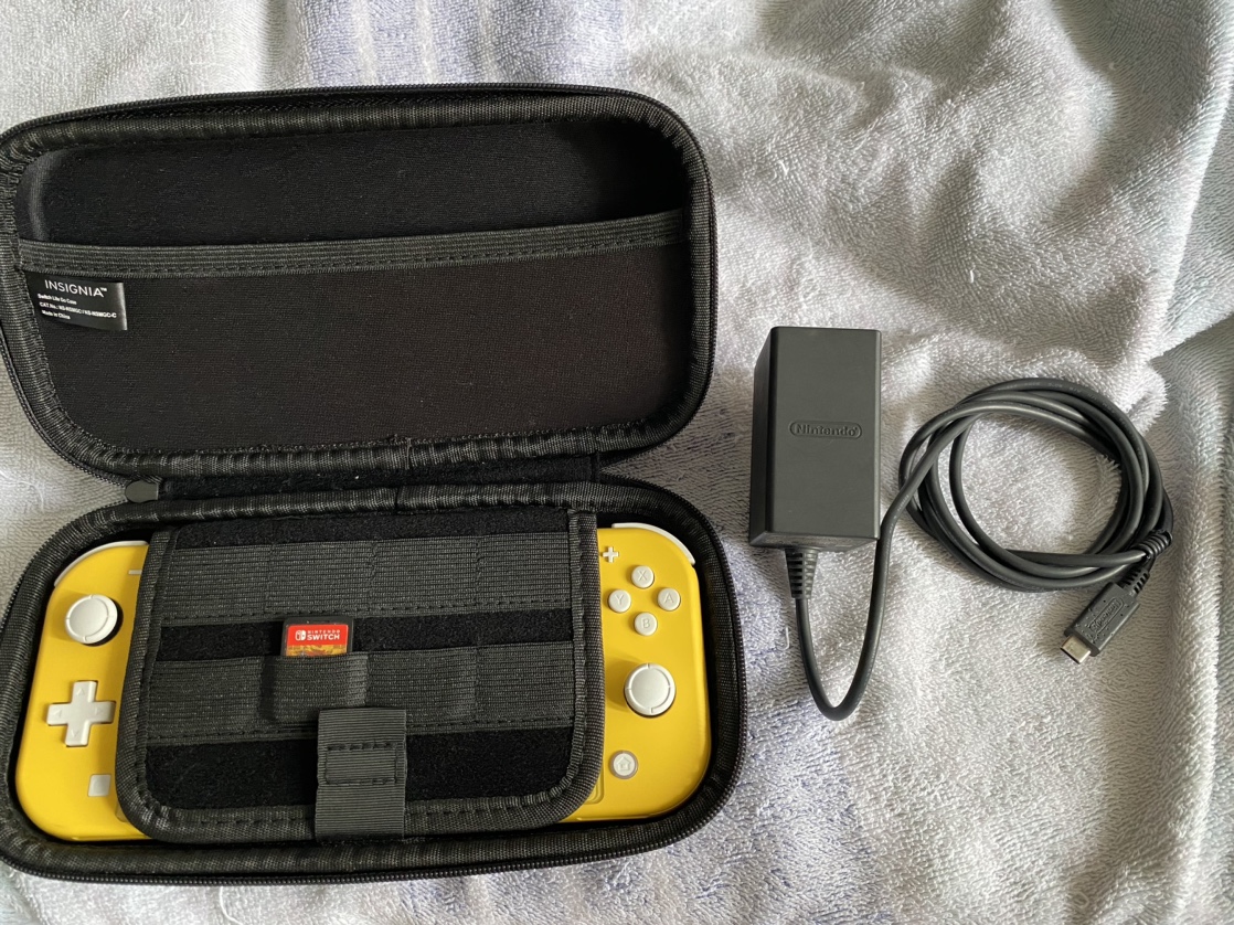 (GAME INCLUDED) Nintendo Switch Lite - LIKE NEW