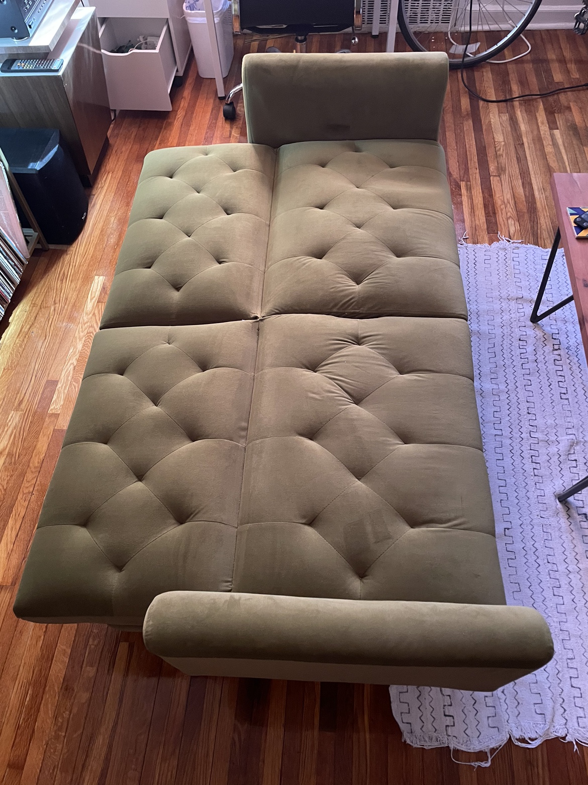 Green fold out couch - photo 3