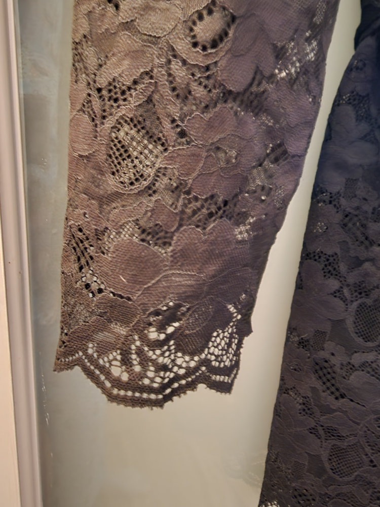 Lace Cover Up / Lingere image indicator(2)