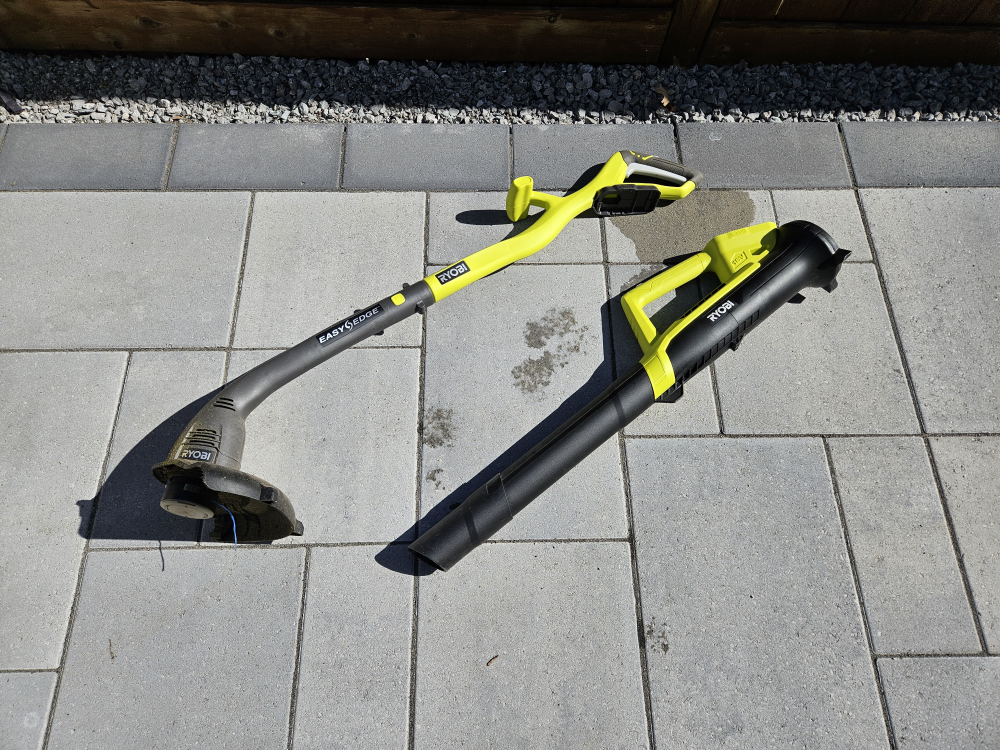Ryobi 18V Cordless Trimmer & Blower w/ extras