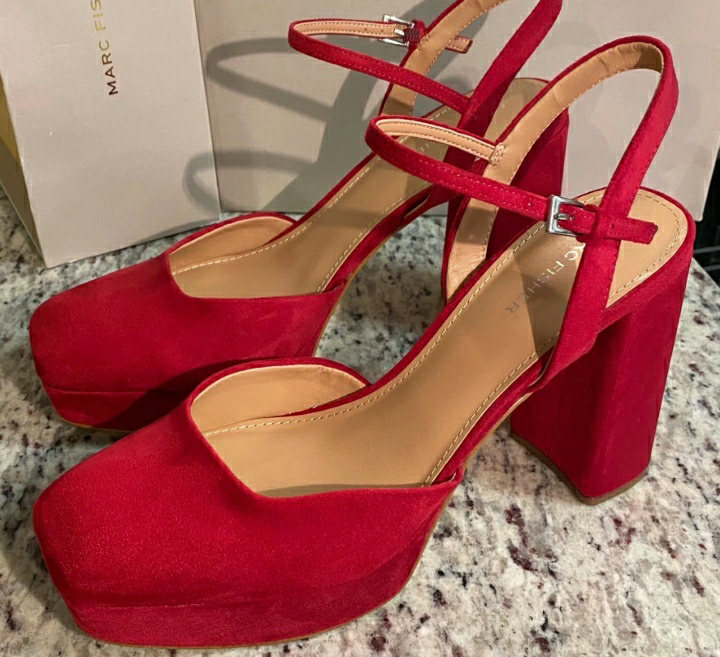 red shoe