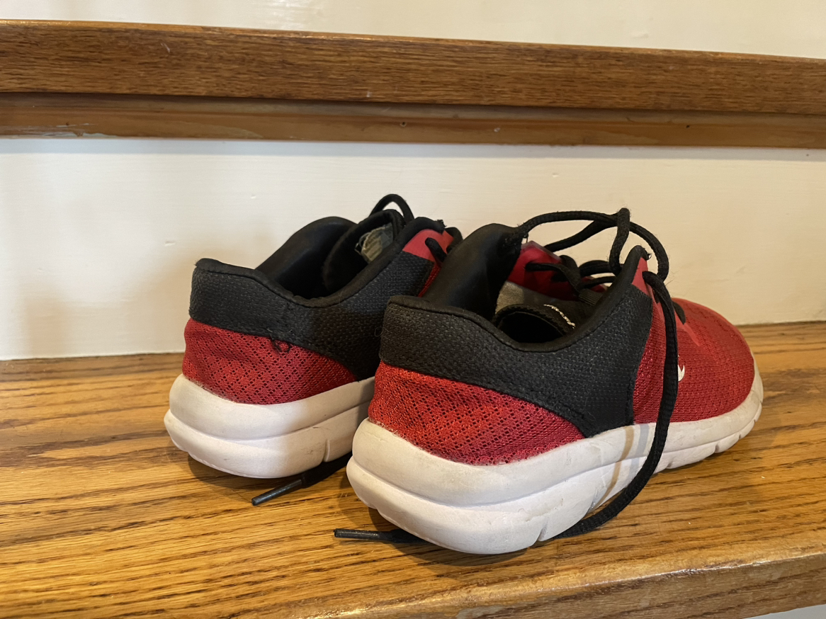 Boys Champions shoes size 5 - photo 3