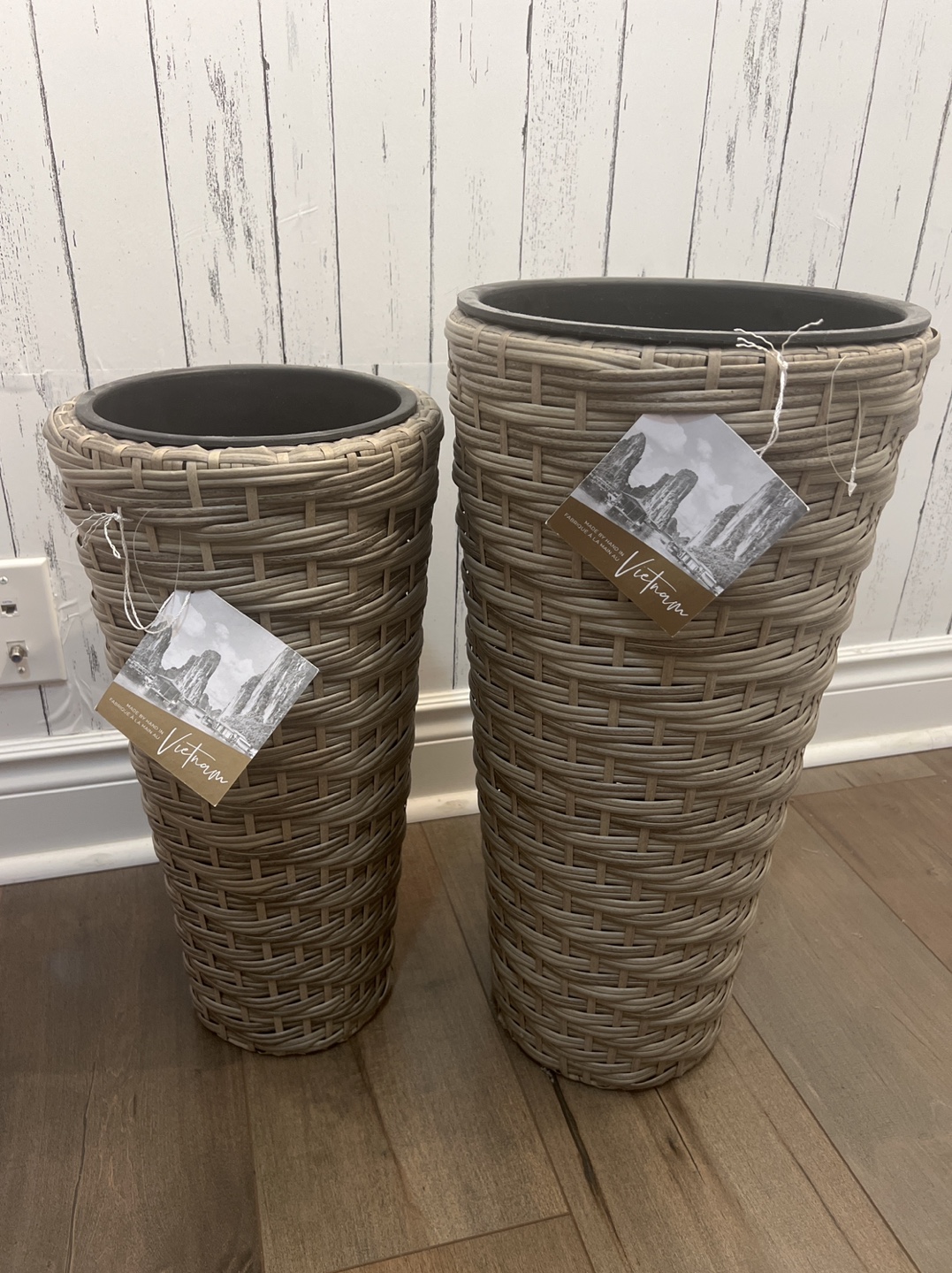 Woven plant pot