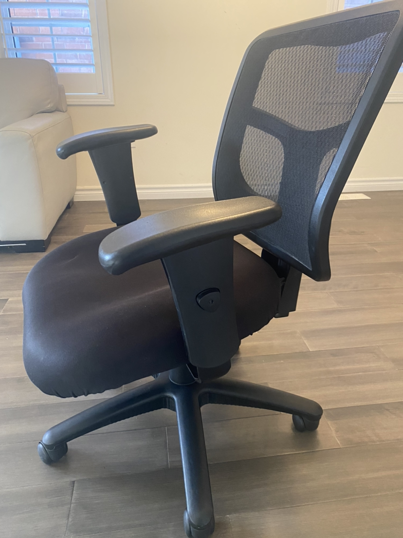 office chair - photo 3