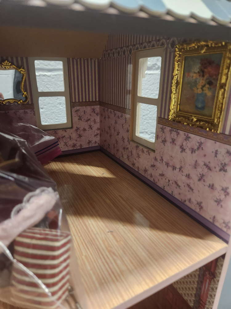 Fancy Wooden Doll House( bonus housefurniture included) - photo 4