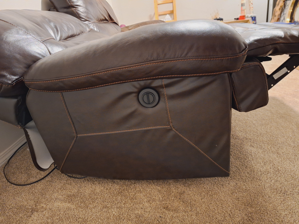 Genuine leather untrawide power recliner - photo 3
