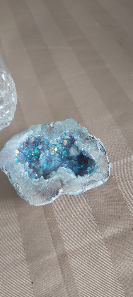 Aurora quartz crystals image indicator(3)