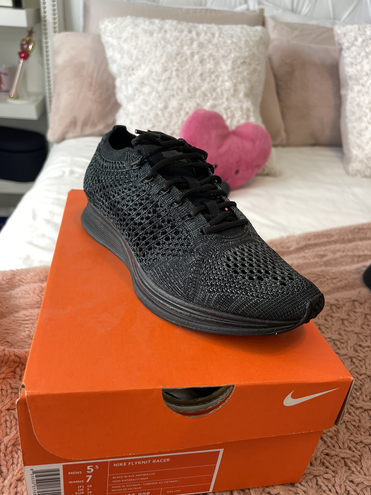 Nike flyknit racer image indicator(2)