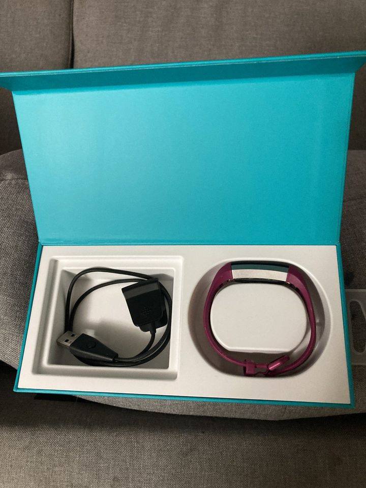 Fitbit Alta HR: Fuchsia 🥕 - photo 2