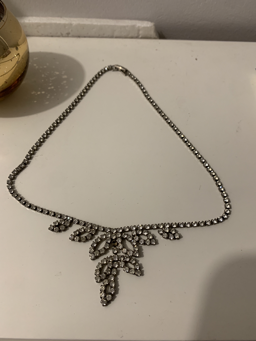 Vintage Pretty necklace thumbnail