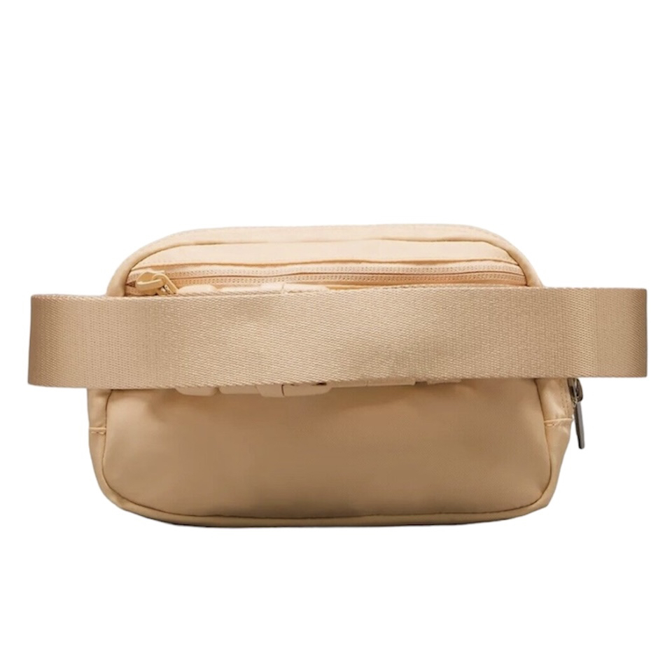 Lululemon Everywhere Belt Bag image indicator(4)