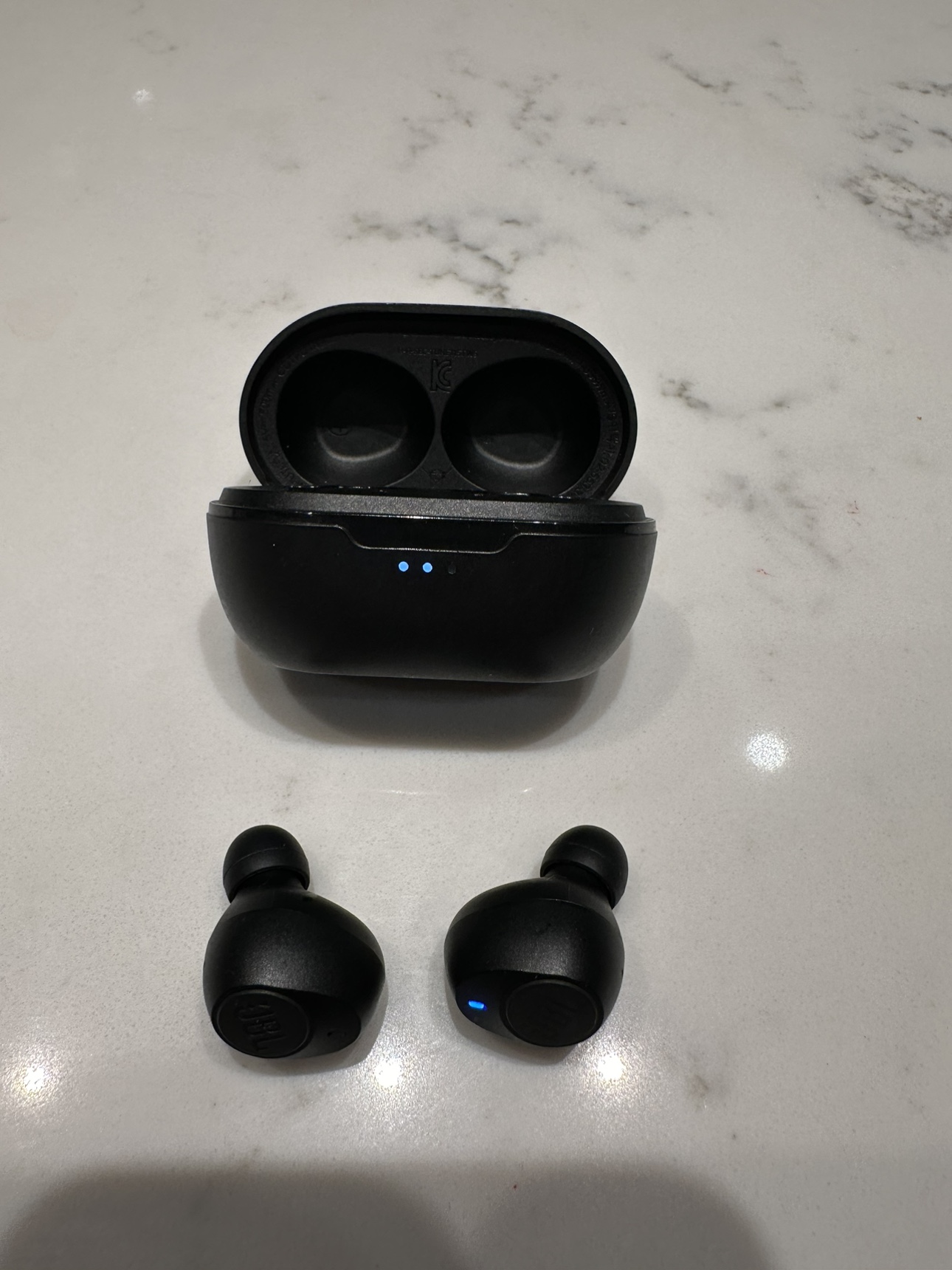 JBL wireless headsets - photo 2