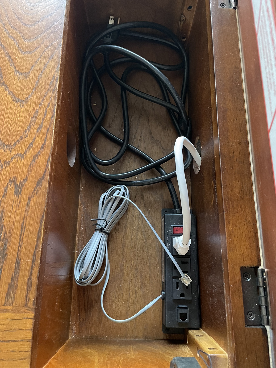 Moving sale corner table with plugs - photo 3