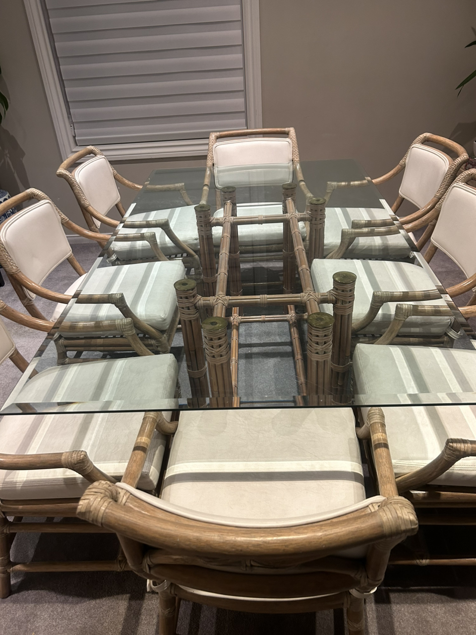 Dinning room set thumbnail