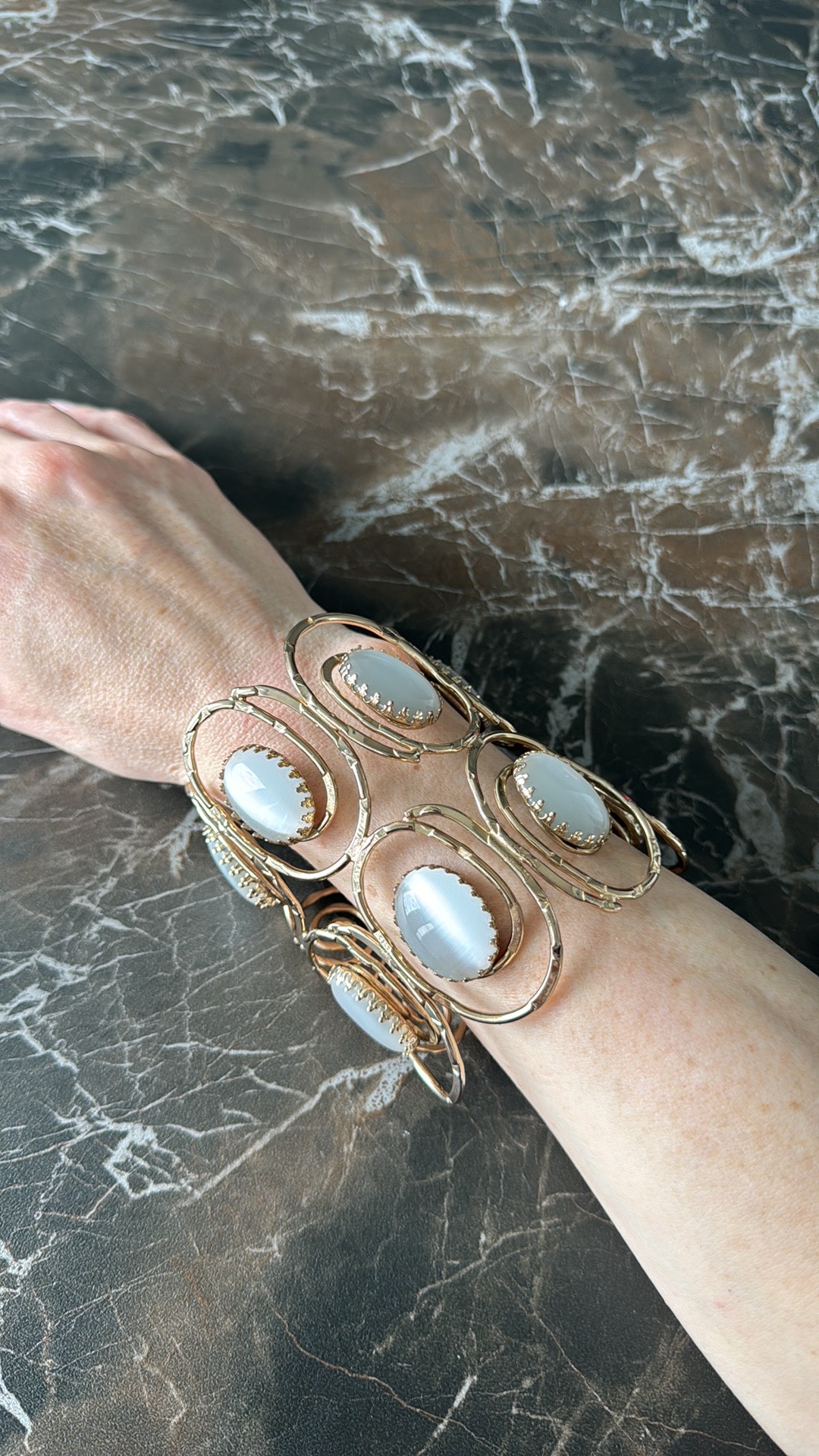 Cuff Bracelet image indicator(4)