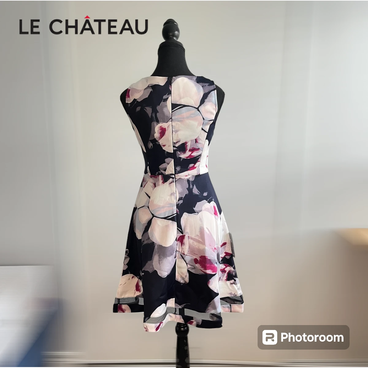 🩷 BRAND NEW 🩷 Le Château Dress 👗 image indicator(4)