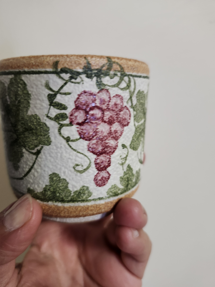 Bottle with cups image indicator(4)