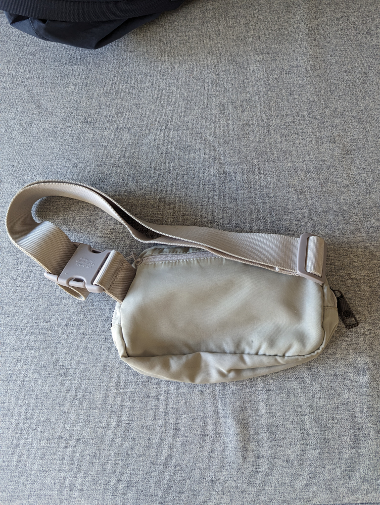 Lululemon Everywhere Belt Bag 1 liter Chrome - photo 3