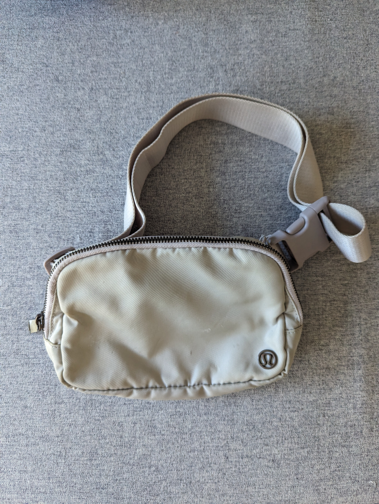 Lululemon Everywhere Belt Bag 1 liter Chrome - photo 2