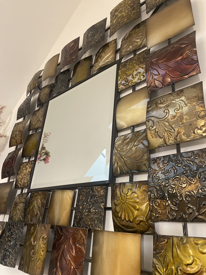 MOVING SALE : MUST GO ASAP Home decor antique mirror image indicator(4)