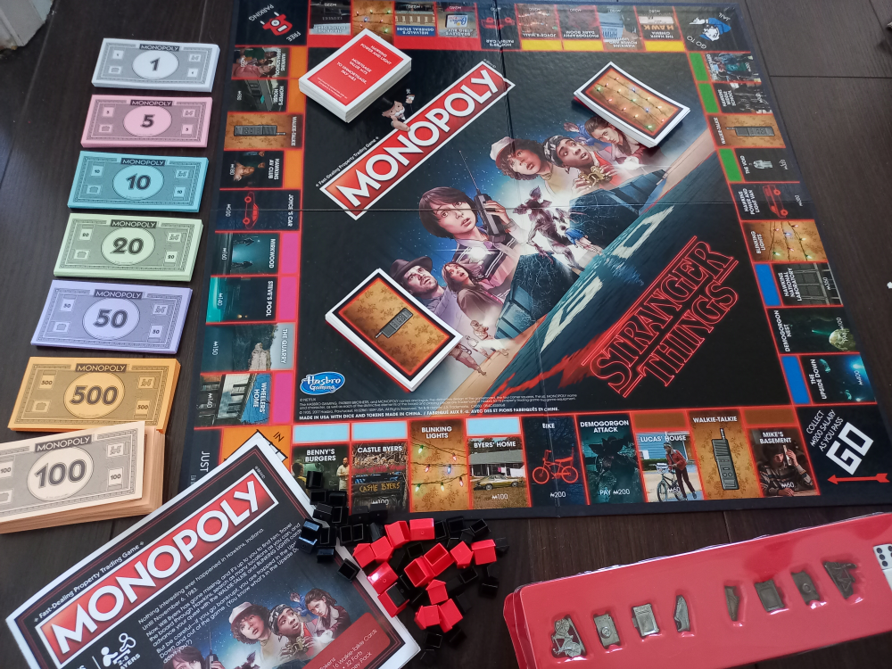 Monopoly Board Game Stranger Things 1st Edition image indicator(3)