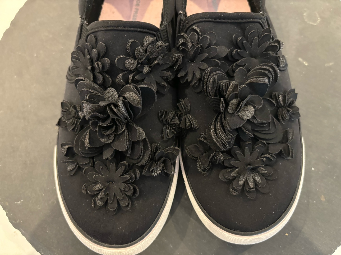 Joe Fresh Slip on Shoes | Youth Sz 3 image indicator(5)