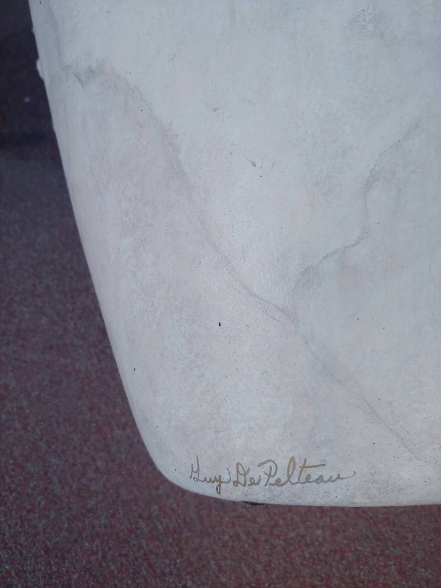 2  guy de  pelteau urn image indicator(4)