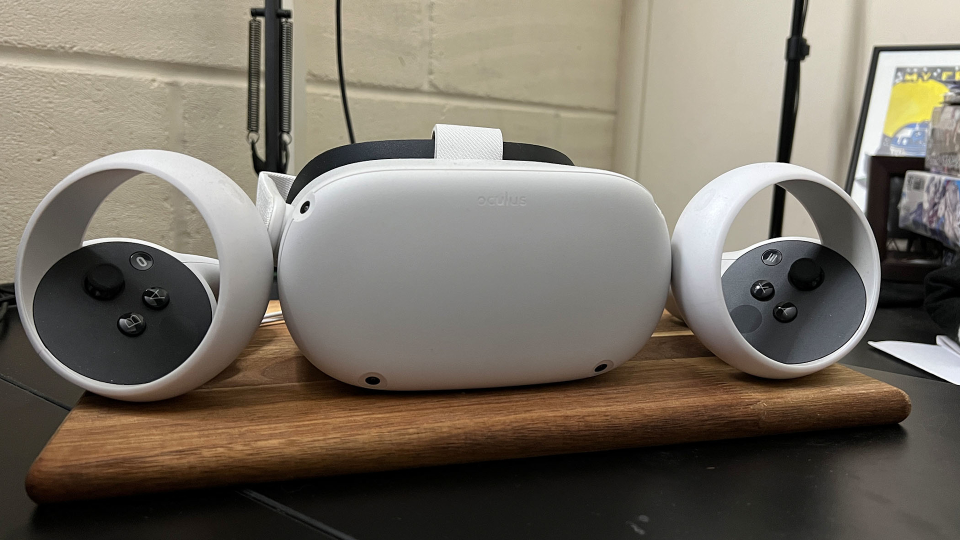OCULUS META VR + REMOTES - photo 3