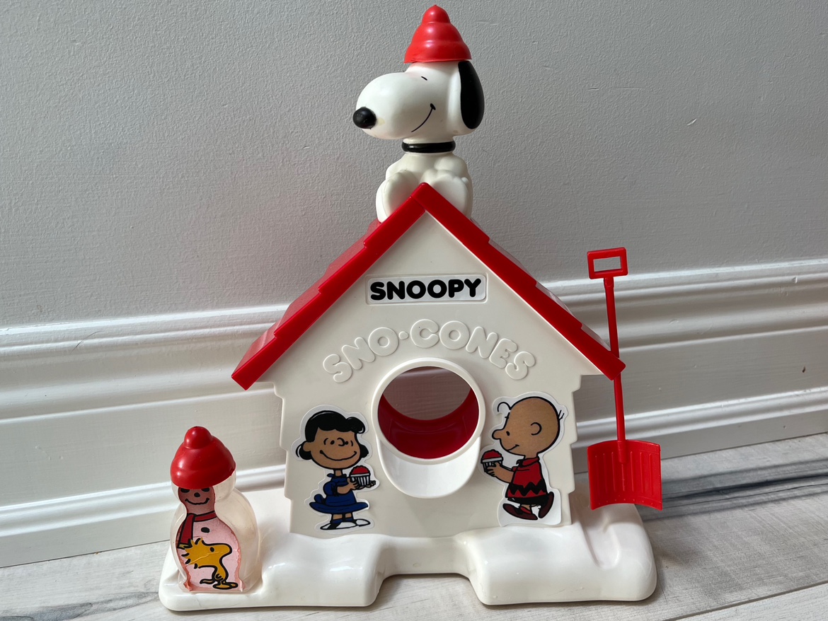 Snoopy Sno-Cone Machine thumbnail