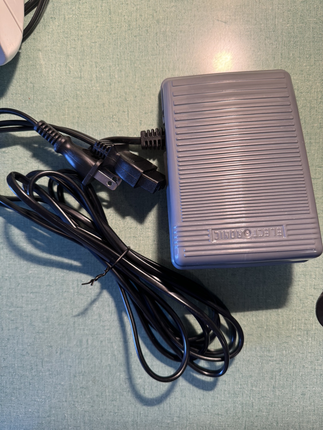 Sewing machine power cord - photo 5