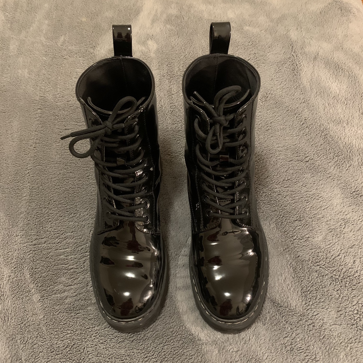 H&M Black Boots image indicator(2)