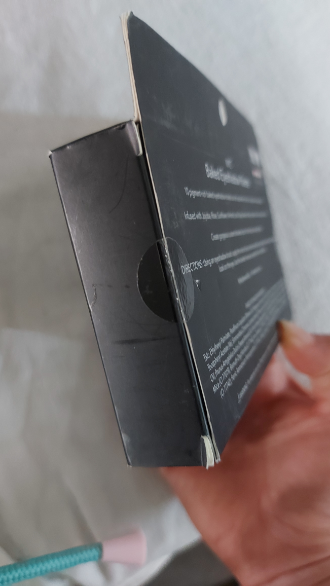 New never used, elf eyeshadow palette image indicator(3)