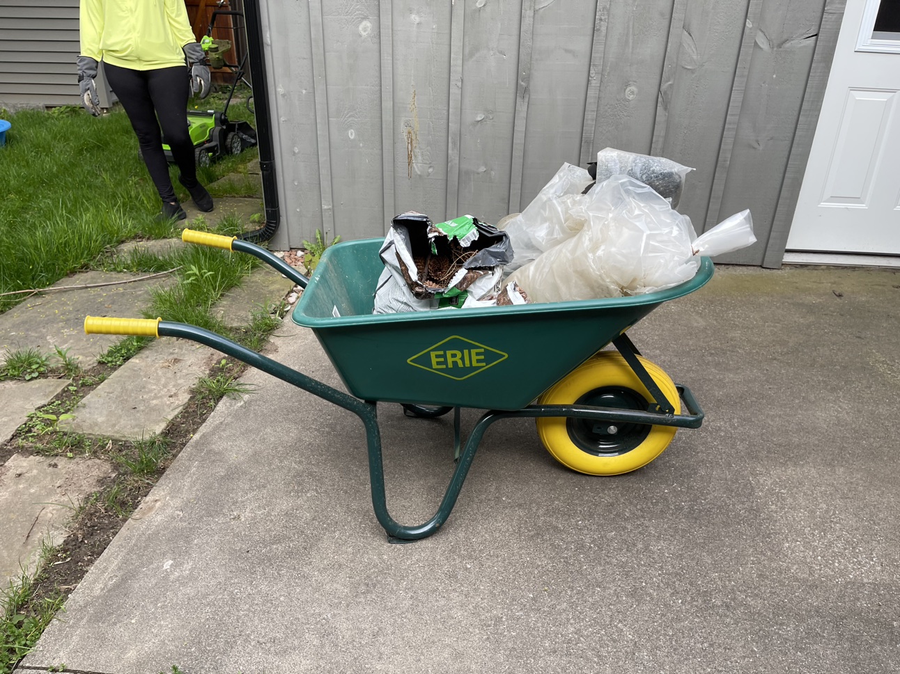 Wheelbarrow - photo 4