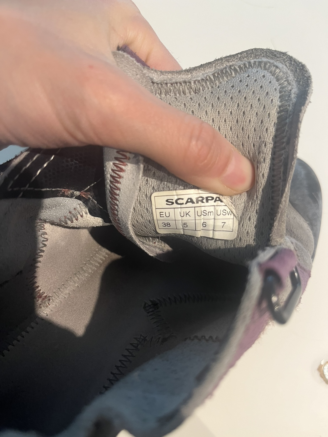 Scarpa climbing shoes 7 or 7.5 image indicator(5)