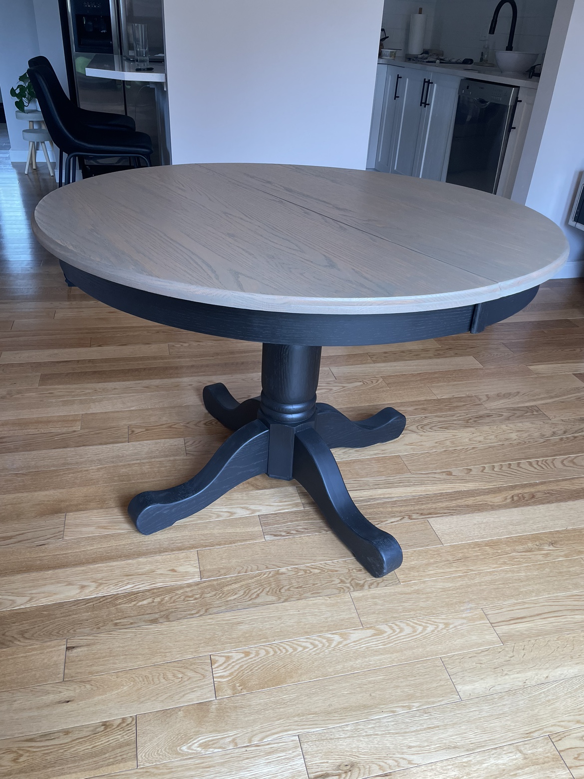 Solid oak dining table - photo 2