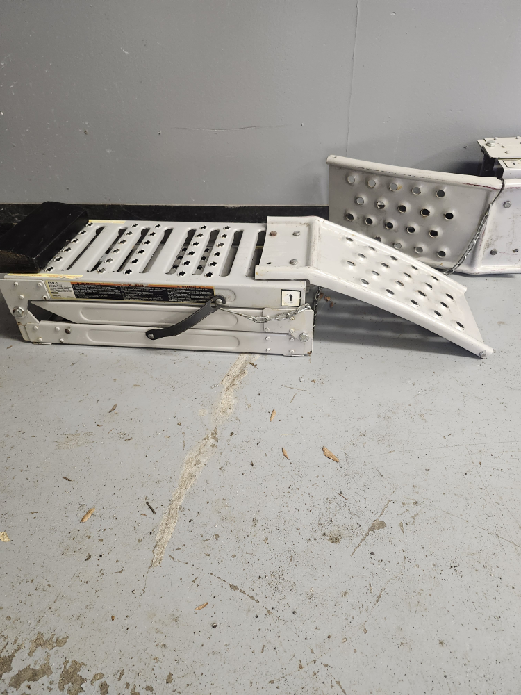 Foldable Loading Ramps Pair - photo 3