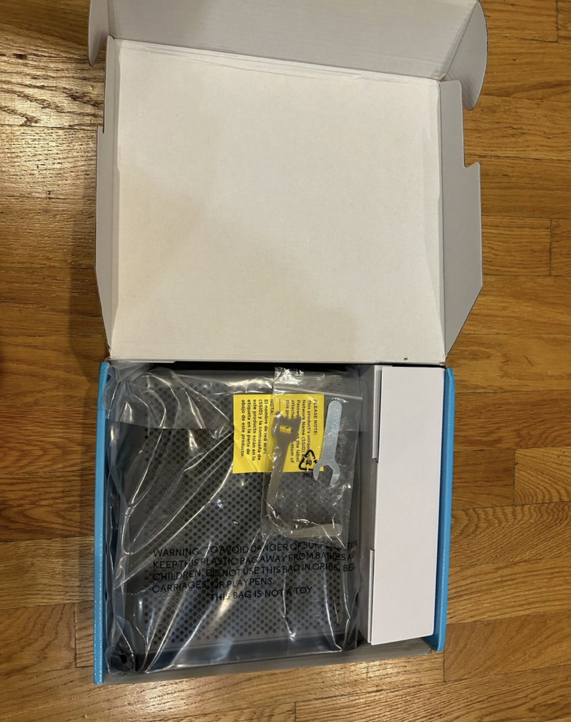 Motorola MG7700 Modem WiFi Router Combo with Power Boost - photo 5