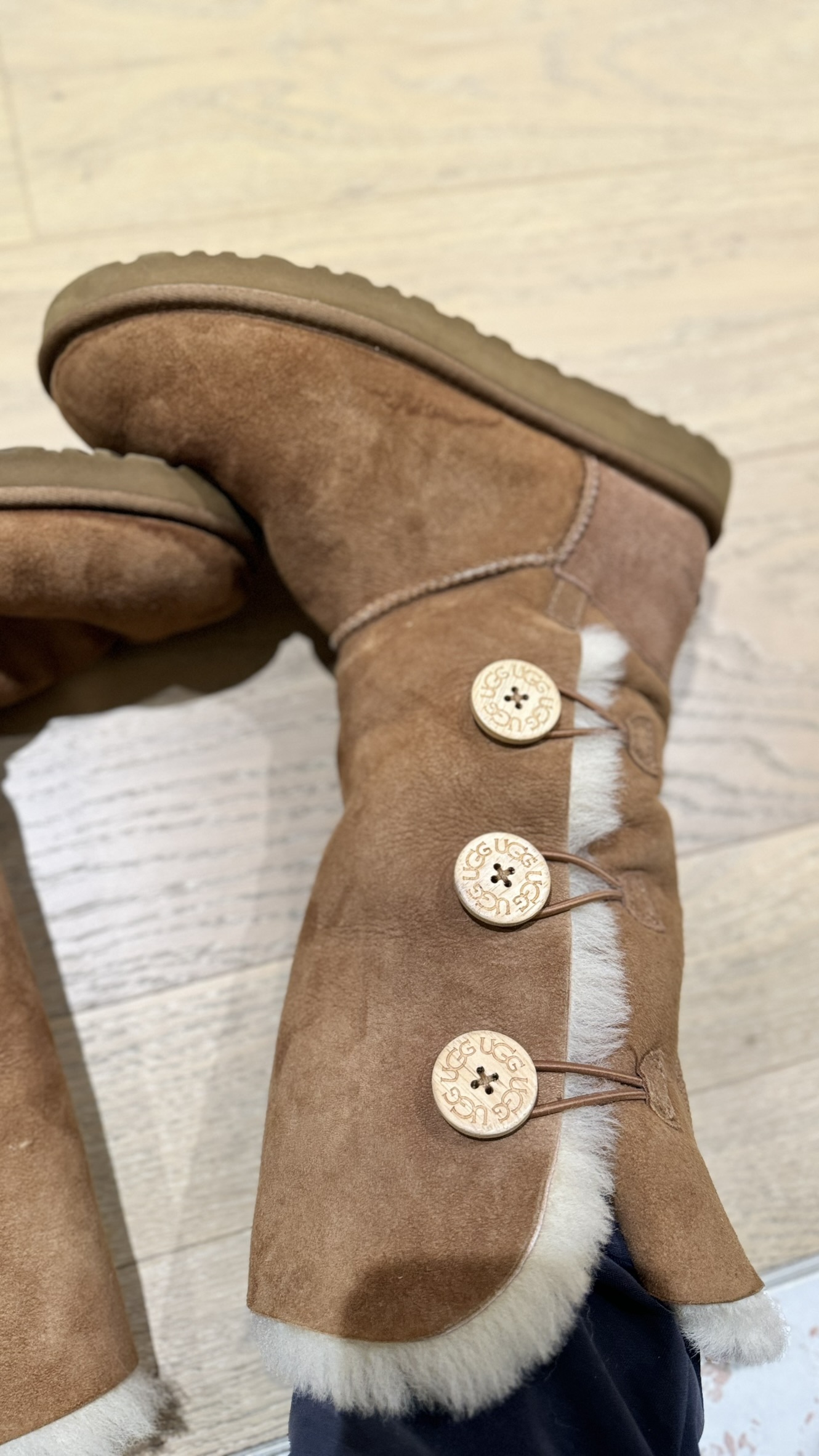 Bailey Button Uggs boots - photo 2