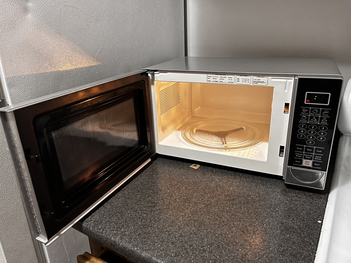 Microwave - photo 2